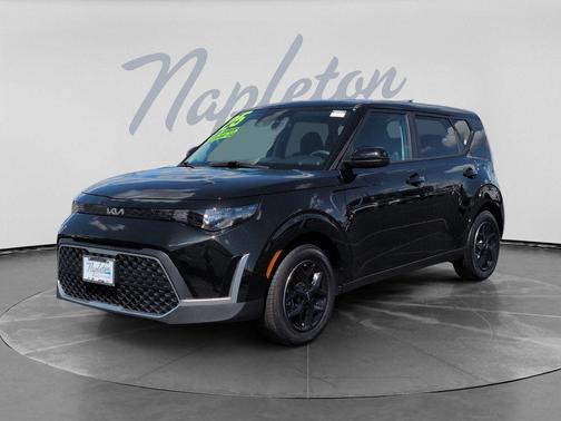 Fusion Black 2025 Kia Soul LX