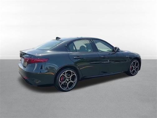 2022 Alfa Romeo Giulia Veloce
