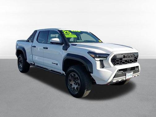 2025 Toyota Tacoma Hybrid Trailhunter