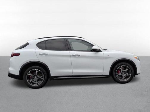 2022 Alfa Romeo Stelvio Ti
