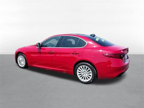 2021 Alfa Romeo Giulia Base