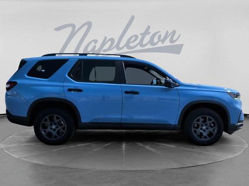 Diffused Sky Pearl 2025 Honda Pilot TrailSport