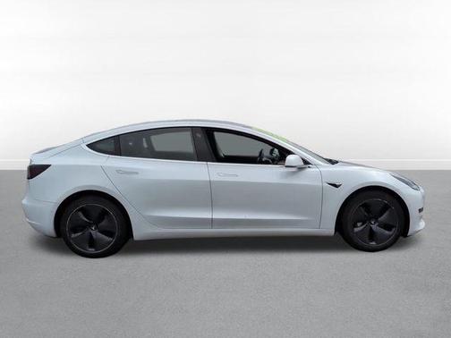 Pearl White Multi-Coat 2020 Tesla Model 3 Long Range