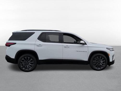 Summit White 2023 Chevrolet Traverse RS