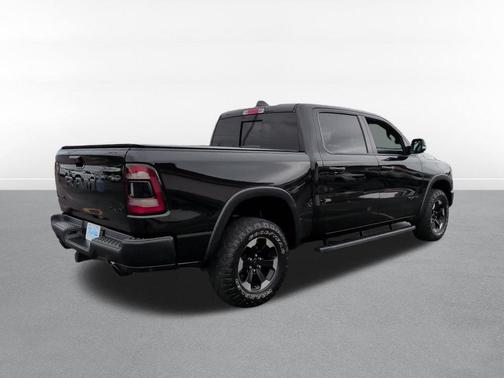 Diamond Black Crystal Pearlcoat 2022 RAM 1500 Rebel