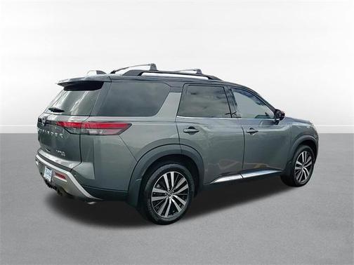 2023 Nissan Pathfinder Platinum 4WD
