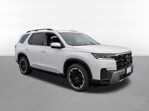 Platinum White Pearl 2026 Honda Pilot Touring 8-Passenger