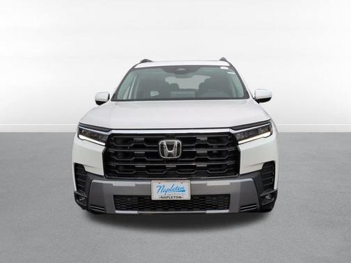 Platinum White Pearl 2026 Honda Pilot Touring 8-Passenger