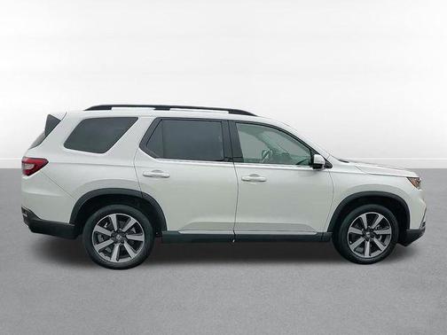 2023 Honda Pilot Touring 8-Passenger