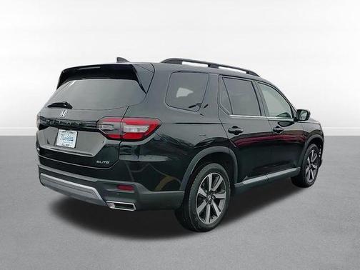 2023 Honda Pilot AWD Elite