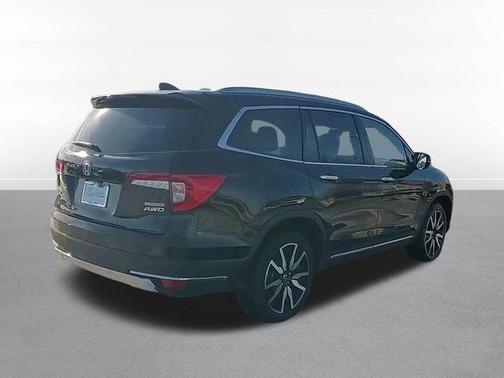 2022 Honda Pilot Touring 8-Passenger
