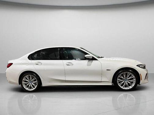 2023 BMW 330e xDrive