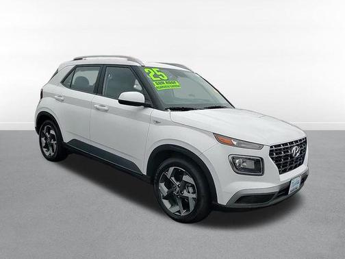 2025 Hyundai VENUE SEL