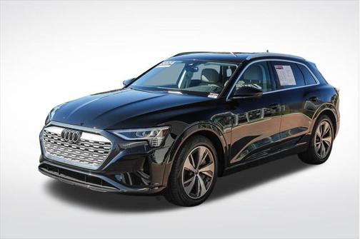 2024 Audi Q8 e-tron Premium Plus quattro