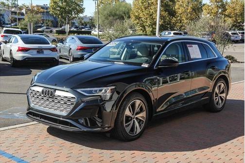 2024 Audi Q8 e-tron Premium Plus quattro