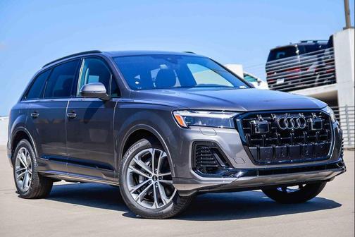 2026 Audi Q7 45 Premium