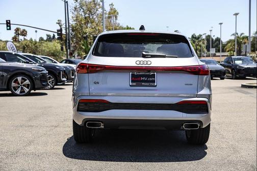 Florett Silver Metallic 2026 Audi Q5 Premium Plus TFSI quattro S tronic