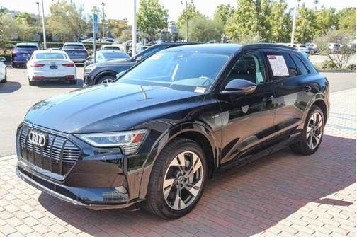 2021 Audi e-tron Premium quattro