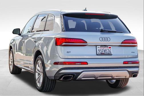 2025 Audi Q7 45 Premium
