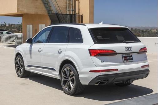 2025 Audi Q7 55 Premium Plus