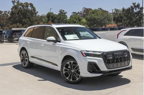 2025 Audi Q7 55 Premium Plus