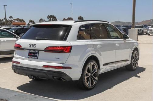 2025 Audi Q7 55 Premium Plus