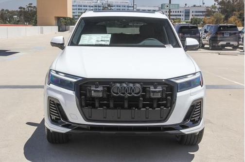 2025 Audi Q7 55 Premium Plus