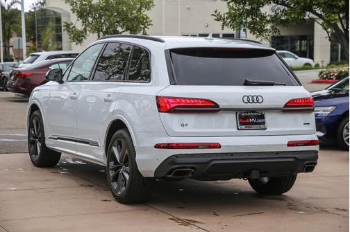 2025 Audi Q7 55 Premium Plus