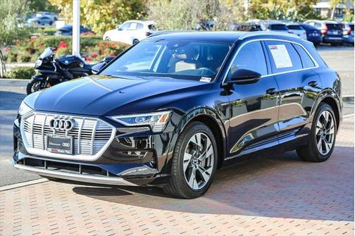 2022 Audi e-tron Premium quattro