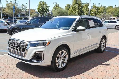 2025 Audi Q7 Premium 45 TFSI quattro Tiptronic