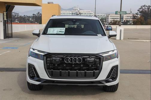 2026 Audi Q7 45 Premium Plus