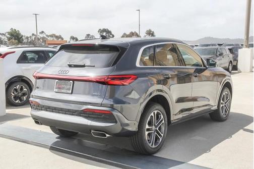 2025 Audi Q5 Premium