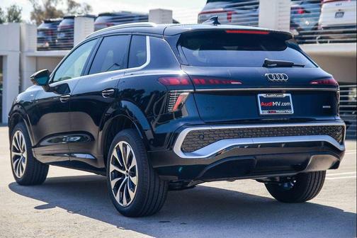 2026 Audi Q3 S line