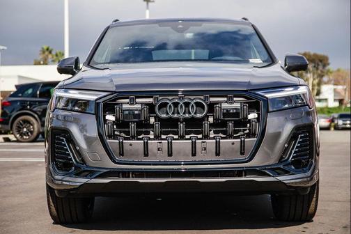 2026 Audi Q7 45 Premium