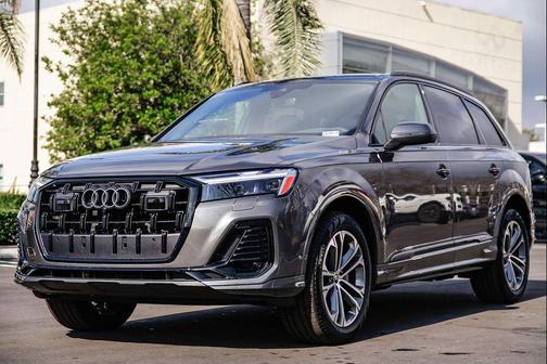 2026 Audi Q7 45 Premium