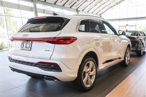 2025 Audi Q5 Premium Plus
