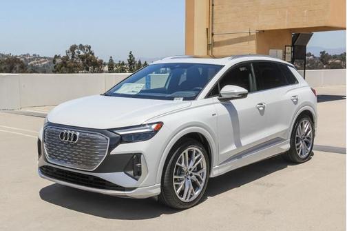 2025 Audi Q4 e-tron Premium Plus 55 quattro
