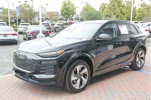 2025 Audi Q6 e-tron Premium Plus quattro