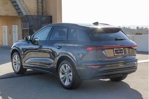 2025 Audi Q6 e-tron Premium