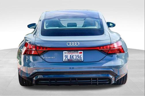 2024 Audi e-tron GT Premium Plus quattro