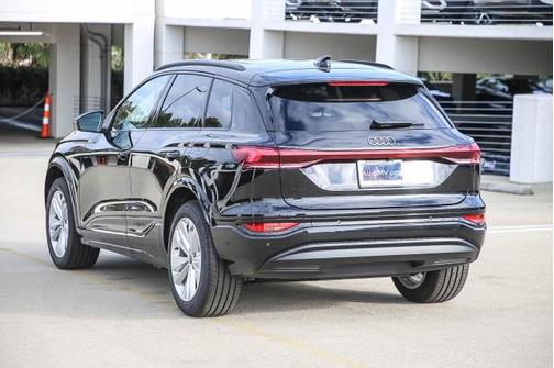 2025 Audi Q6 e-tron Premium