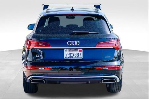Mythos Black Metallic 2024 Audi Q5 e 55 S line Premium Plus