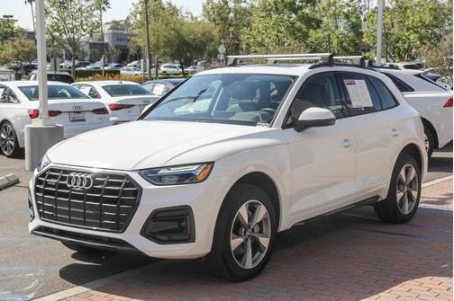 2024 Audi Q5 40 Premium Plus