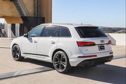 2026 Audi Q7 55 Premium Plus