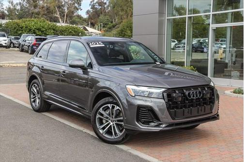 2025 Audi Q7 Premium 45 TFSI quattro Tiptronic
