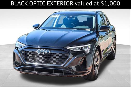 Mythos Black Metallic 2024 Audi Q8 e-tron Premium