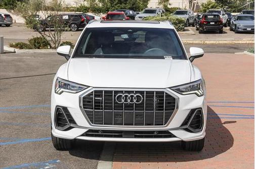 2024 Audi Q3 Premium Plus 45 TFSI S line quattro Tiptronic