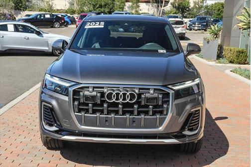 2025 Audi Q7 Premium 45 TFSI quattro Tiptronic