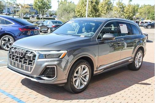 2025 Audi Q7 Premium 45 TFSI quattro Tiptronic