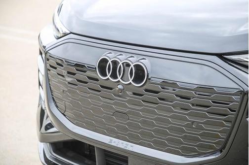 2025 Audi Q6 e-tron Premium